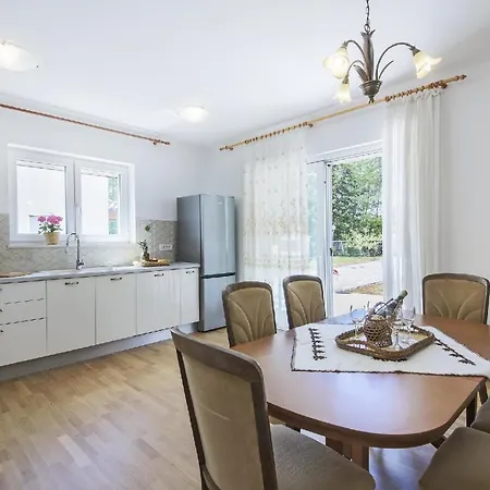 Mit Privatpool Fuer 12 Personen Ca 254 Qm In Labin, Istrien Bucht Von Rasa *