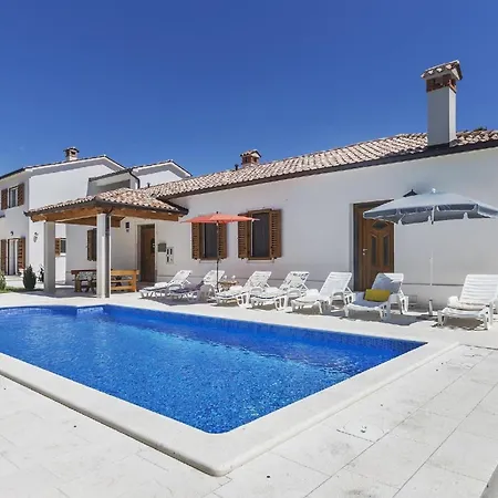 Mit Privatpool Fuer 12 Personen Ca 254 Qm In Labin, Istrien Bucht Von Rasa 別荘
