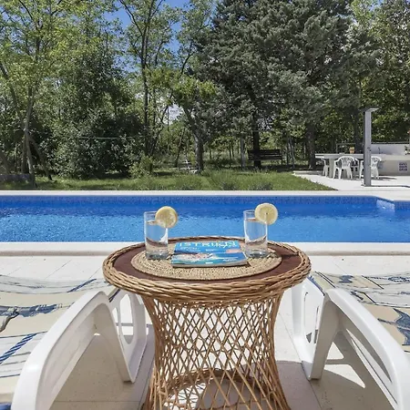 別荘 Mit Privatpool Fuer 12 Personen Ca 254 Qm In Labin, Istrien Bucht Von Rasa ラビン