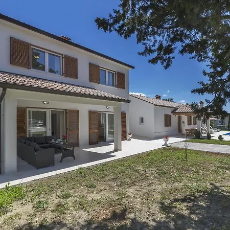 Mit Privatpool Fuer 12 Personen Ca 254 Qm In Labin, Istrien Bucht Von Rasa 別荘